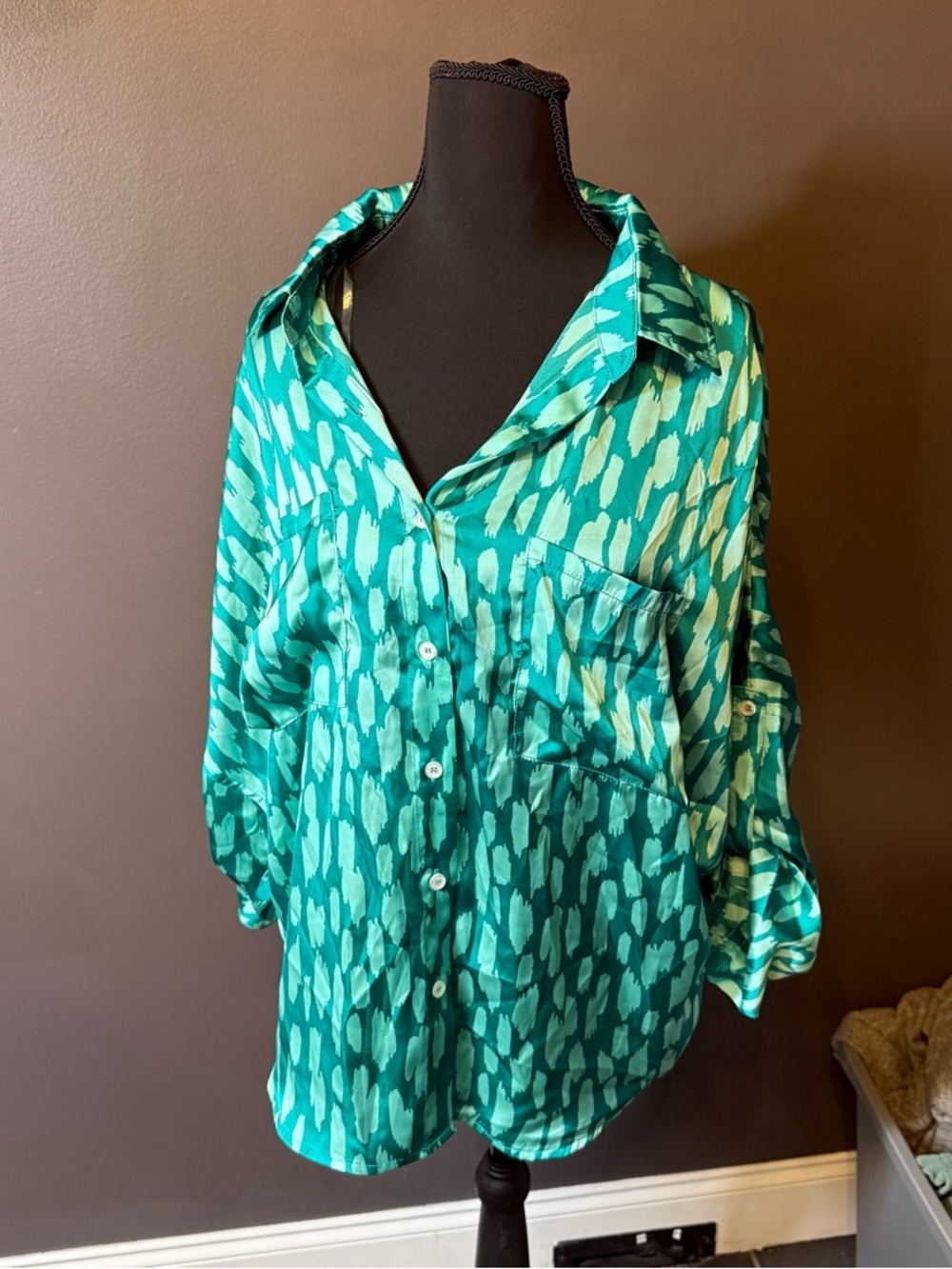Emily Wonder vacation teal blue print button down shirt
